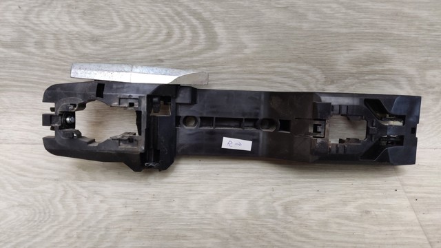 806106RR0A NISSAN Держатель наружной ручки двери передней правой купить в Николаев