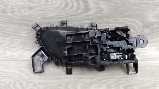 NISSAN 806714BA0A Ручка двери левой внутренняя передняя/задняя в наличии Каменское