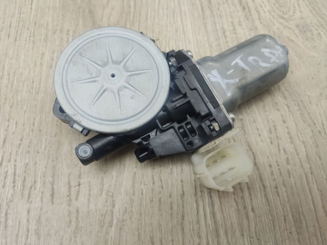 Мотор стеклоподъемника двери передней, правой 807314CA0A NISSAN