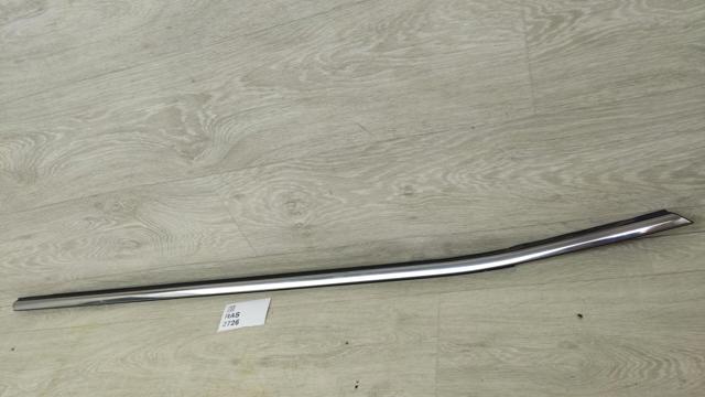 Молдинг опускного стекла нижний, двери передней, правой 808204CL0A NISSAN