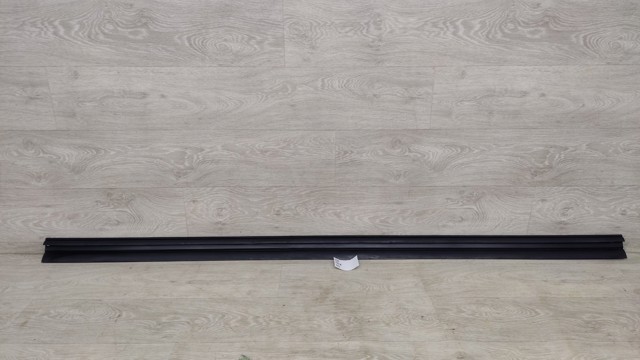 NISSAN 808386RR0A Накладка (молдинг) порога наружная правая в наличии Львов