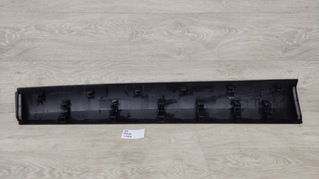 808706UA0A Молдинг двери передней правой купить Черновцы