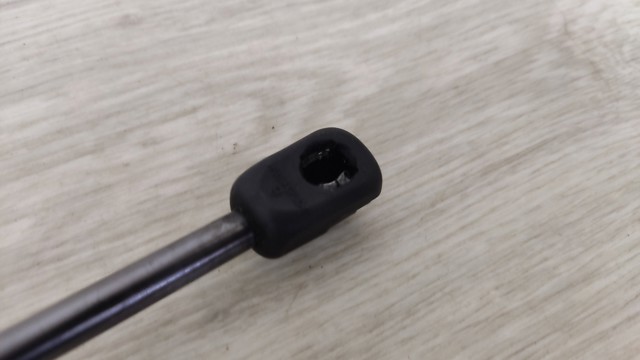 81161GI000 HYUNDAI Амортизатор капота левый купить в Черкассы