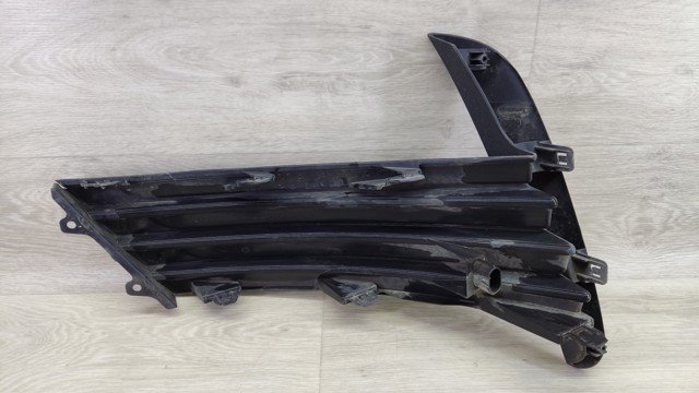 8148102610 TOYOTA Заглушка (решетка) противотуманных фар бампера переднего правая купить в Винница