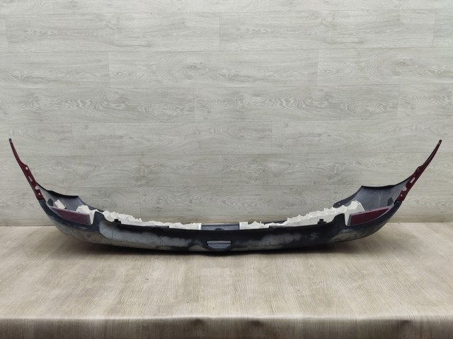 Бампер задний 8200068693 RENAULT