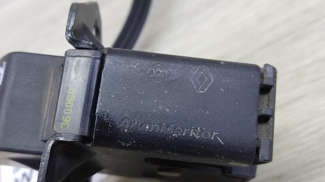 8200497823 RENAULT Замок двери задней правой распашной верхний купить в Киев