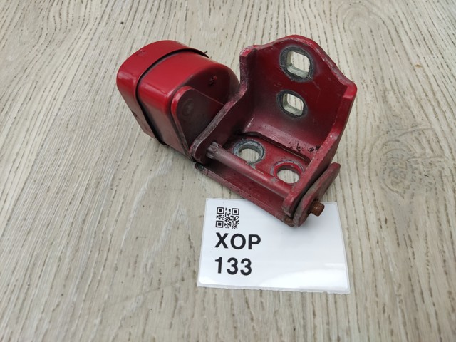 RENAULT 8200885639 Петля двери задней правой в наличии Чернигов