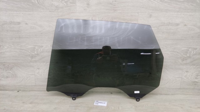 Стекло задней двери, левой 823015NA2A NISSAN