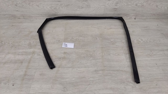 Стекло задней двери, левой 823316RR0B NISSAN