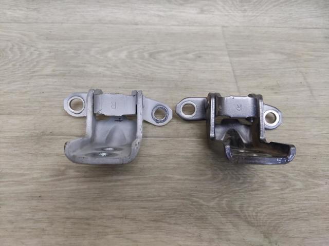 824214P00A NISSAN Петля двери передней правой купить в Черновцы