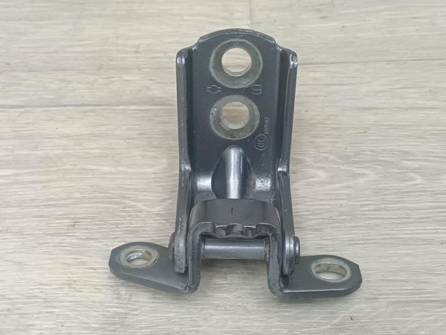 82421AG000 NISSAN Петля двери задней левой купить в Днепр