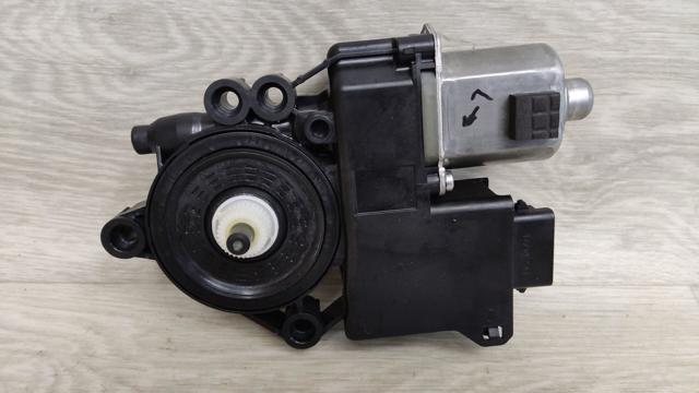 82450CU000 HYUNDAI Мотор стеклоподъемника двери передней левой купить в Одесса