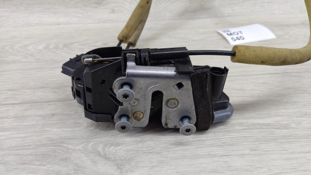 NISSAN 825013TA0A Замок двери задней левой в наличии Ровно