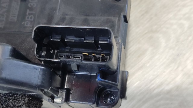 NISSAN 825014EA2A Замок двери задней левой в наличии Украина