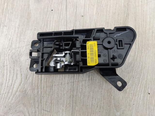 82620C1000 HYUNDAI Ручка двери передней внутренняя правая купить в Винница