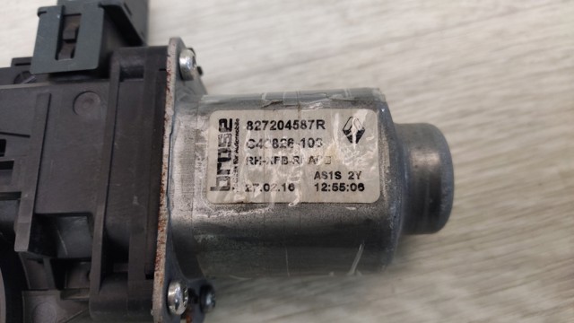 Стеклоподъемник задней правой двери 827204587R RENAULT