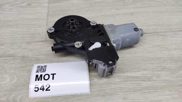 Моторчик стеклоподъемника двери задней, правой 827303TA2A NISSAN