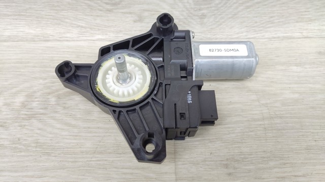 Мотор стеклоподъемника двери задней, правой 827305DM0A NISSAN