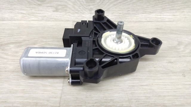 NISSAN 827305DM0A Мотор стеклоподъемника двери задней правой в наличии Харьков