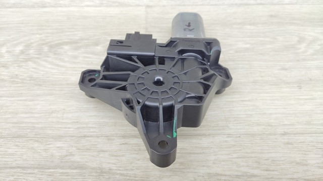 827305DM0A NISSAN Мотор стеклоподъемника двери задней правой купить в Николаев