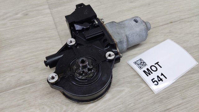 Мотор стеклоподъемника двери задней, левой 827313TA2A NISSAN