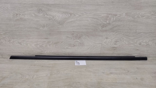 NISSAN 828206RA0A Уплотнитель стекла задней правой двери в наличии Винница