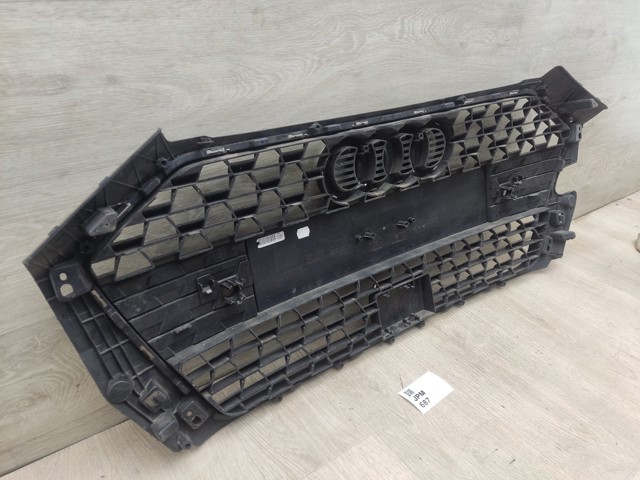 82A853653 Решетка радиатора купить Сумы