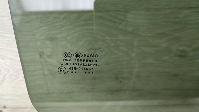 HYUNDAI 83421S1010 Стекло двери задней правой в наличии Николаев