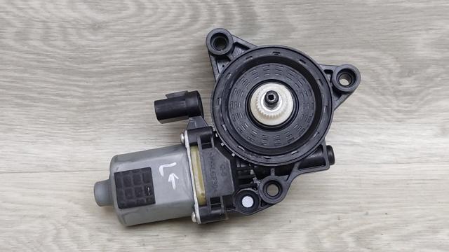 Моторчик стеклоподъемника двери задней, левой 83450S1000 HYUNDAI