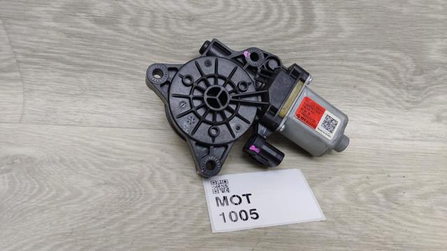 83460S1000 HYUNDAI Мотор стеклоподъемника двери задней правой купить в Черновцы