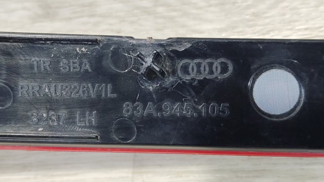 Левый отражатель заднего бампера 83A945105 VAG