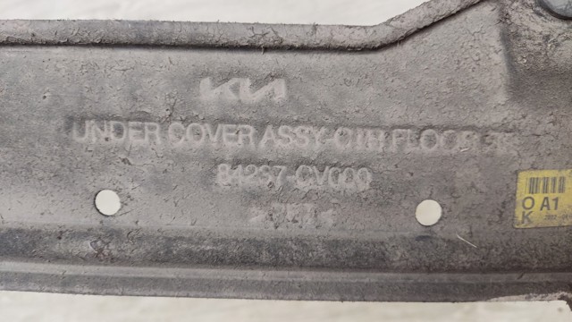 HYUNDAI 84237CV000 Защита днища, средняя часть в наличии Киев