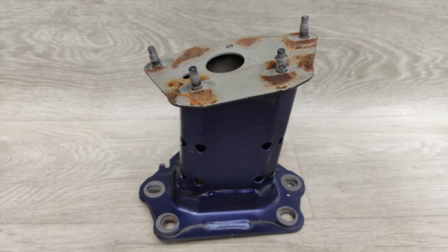 852106RR0A NISSAN Кронштейн усилителя заднего бампера купить в Павлоград