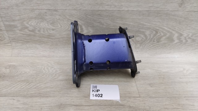 Кронштейн усилителя заднего бампера 852106RR0A NISSAN