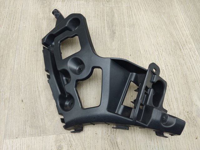 852220257R RENAULT Кронштейн бампера заднего правый купить в Павлоград