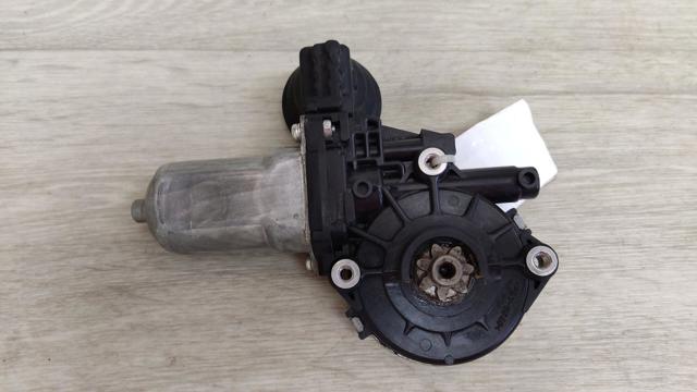Мотор стеклоподъемника двери передней, правой 8571035180 TOYOTA