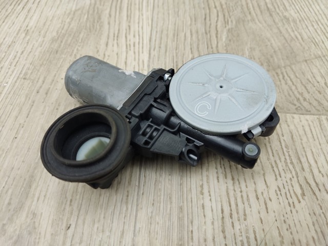 8571035180 TOYOTA Мотор стеклоподъемника двери передней правой купить в Житомир