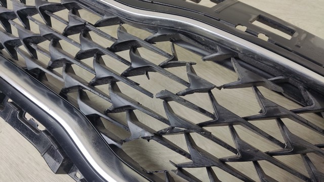 86350F1600 Решетка радиатора купить Каменское