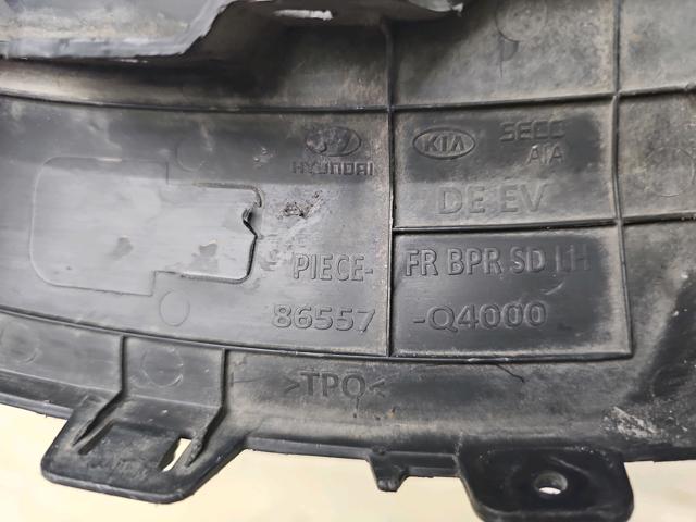 86557Q4000 HYUNDAI Накладка бампера переднего правая купить в Ровно