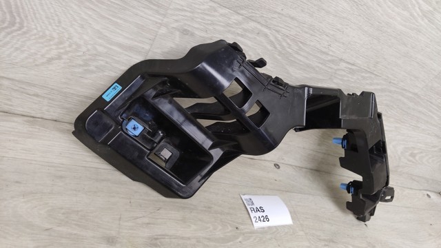 Правый кронштейн заднего бампера 86654CV000 HYUNDAI