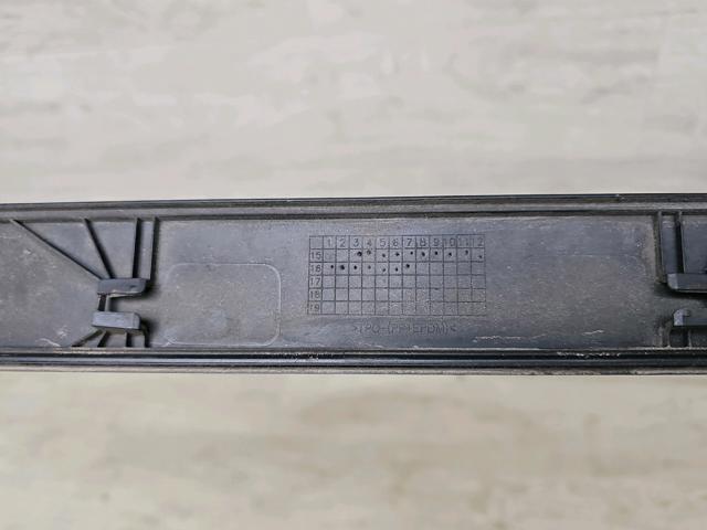 Молдинг передней правой двери 87722D3000CA HYUNDAI