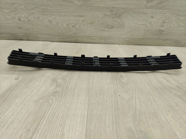 8D0807683AA VAG Решетка бампера переднего центральная купить в Киев