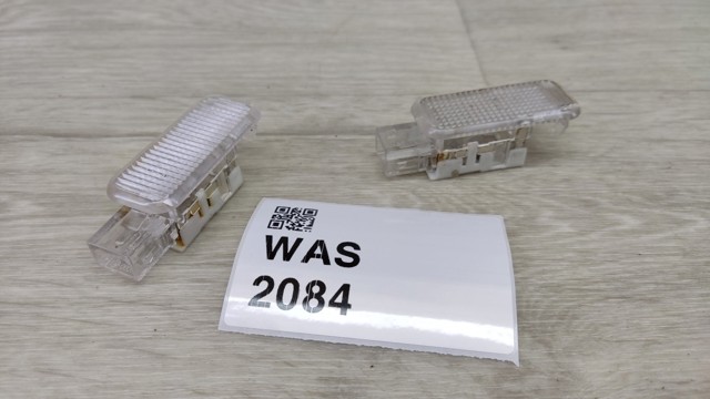 Плафон подсветки багажного отсека 8D0947415 VAG