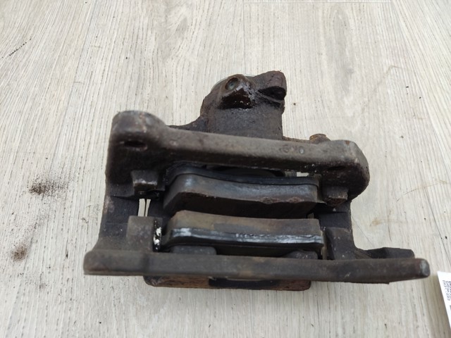 Задний левый суппорт Ауди КУ5