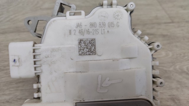 Замок задней левой двери 8K0839015G VAG