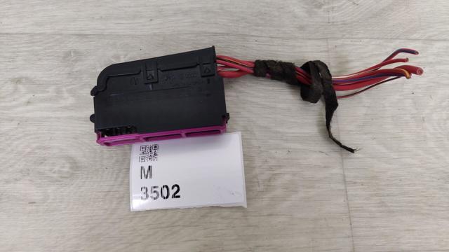 Монтажный блок предохранителей 8K0941824 VAG