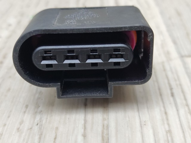 Разъем (фишка) катушки зажигания 8K0973724 VAG