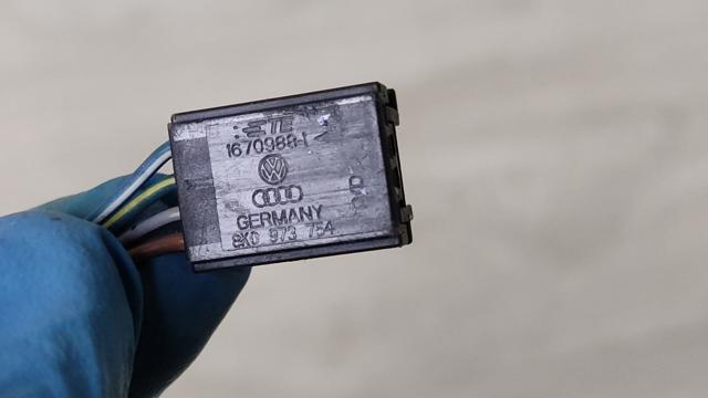 VAG 8K0973754 в наличии Ровно