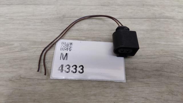 Разъем (фишка) противотуманной фары 8P0973722 VAG