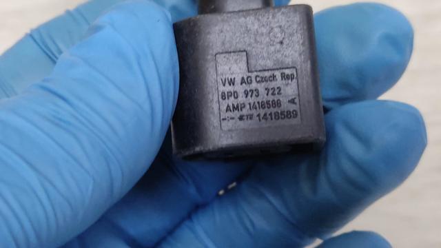 8P0973722 VAG Разъем (фишка) противотуманной фары купить в Черновцы
